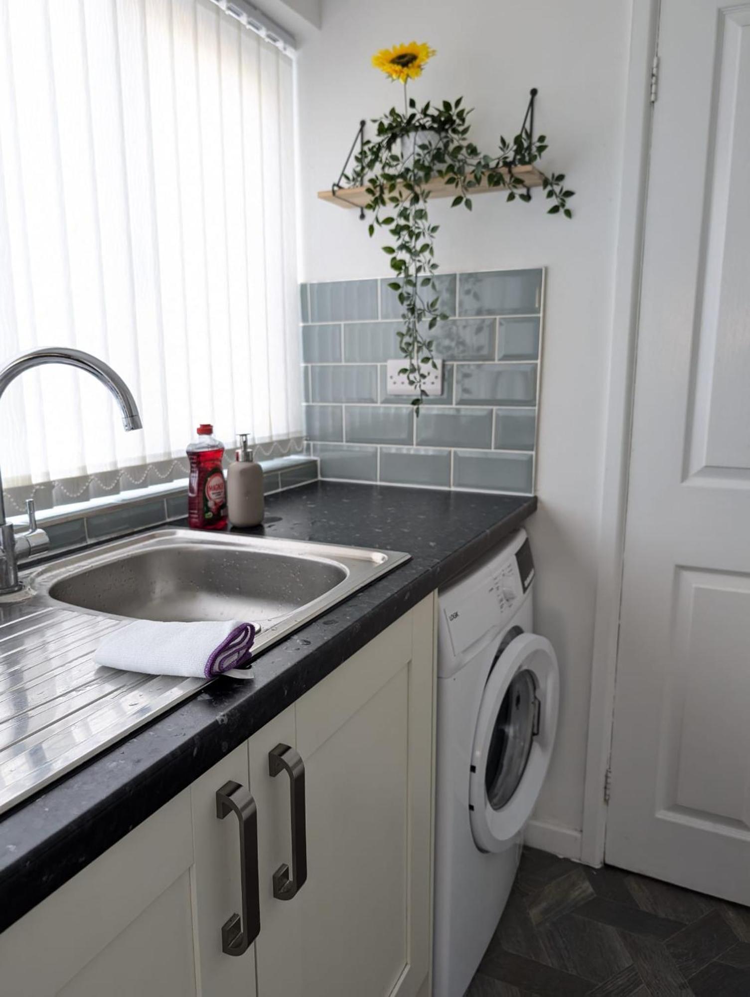 3Br-St Johns Hse-Free Parking-Workers-Kitchen-Wifi-Dog Friendly Appartement Doncaster Buitenkant foto